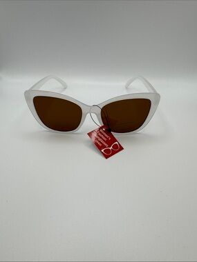 White Cat-Eye Sunglasses with Brown Lenses - Women's Fashion